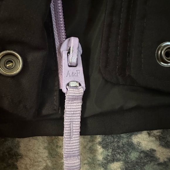 NWOT Abercrombie and Fitch Water and Wind Resistant Winter Jacket XS - Picture 12 of 12